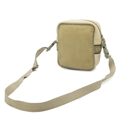 Chanel Sports Line Shoulder Bag Crossbody Pochette CC Logo White — view 2