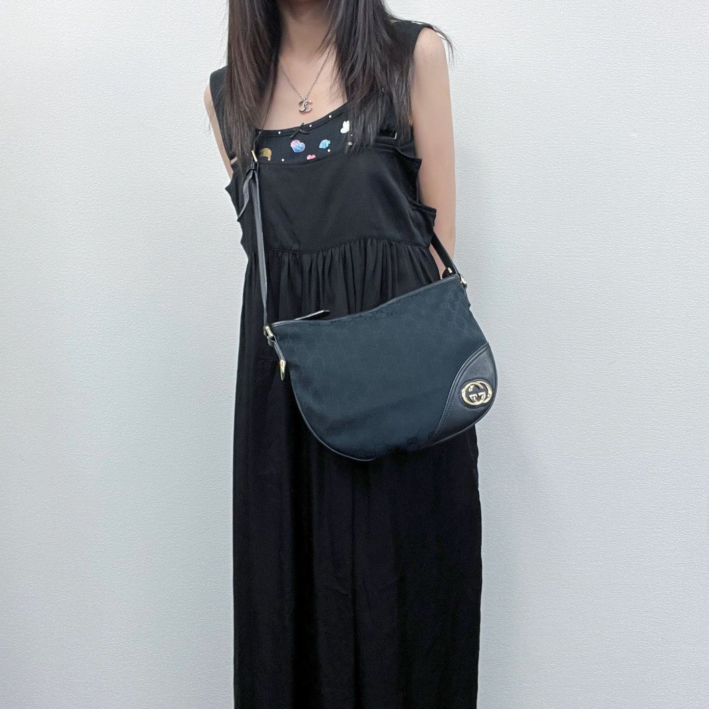 Gucci Interlocking G GG Canvas Shoulder Bag Black Gold Vintage