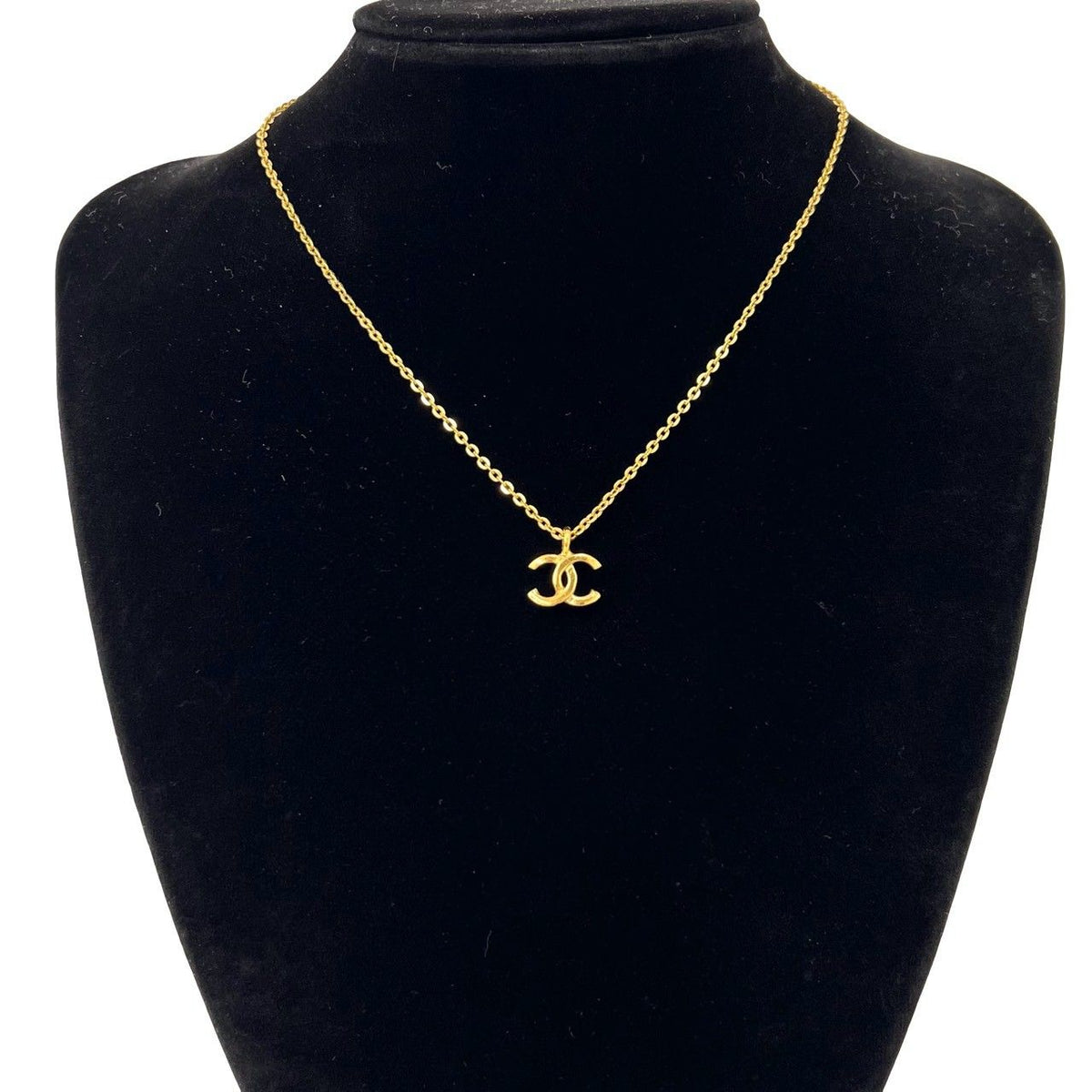 Chanel Comment Vintage CC Logo Motif Pendant Gold — view 2