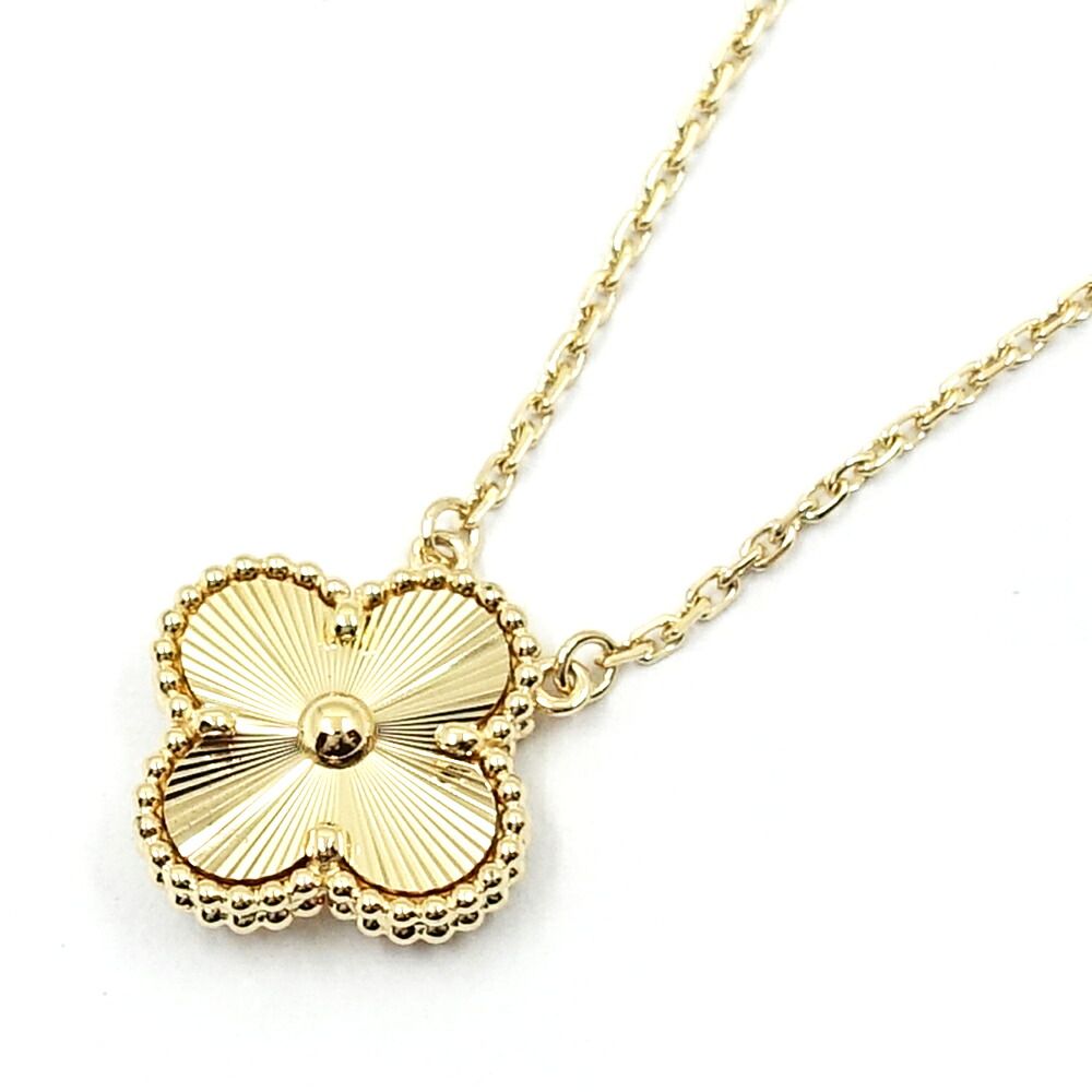 Van Cleef & Arpels 18k Yellow Gold Vintage Alhambra Guilloche — view 4