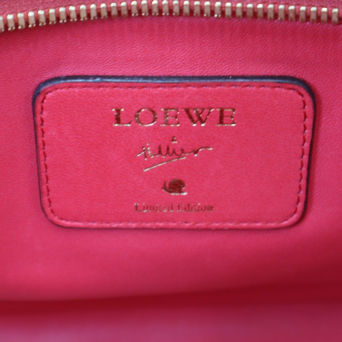 Loewe Amazona 36 Limited Edition Leather Handbag 363.79 — view 5