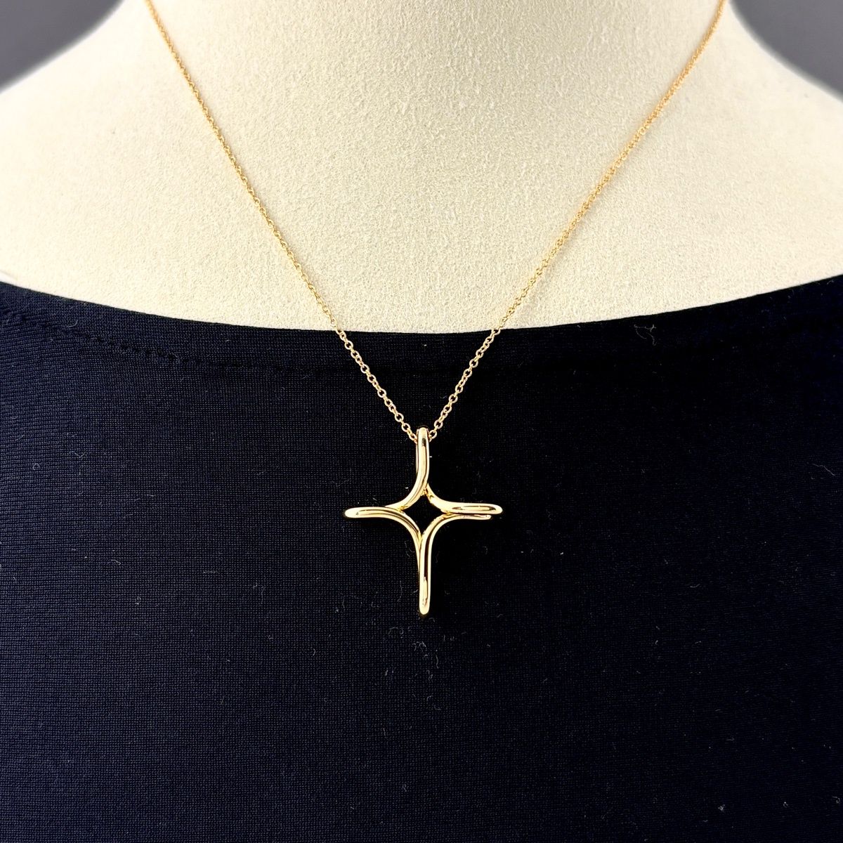 Tiffany & Co Cross Motif Yellow Gold Pendant Elsa Peretti Necklace — view 3