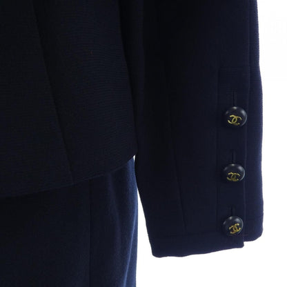 Chanel Vintage 95c Suit — view 6