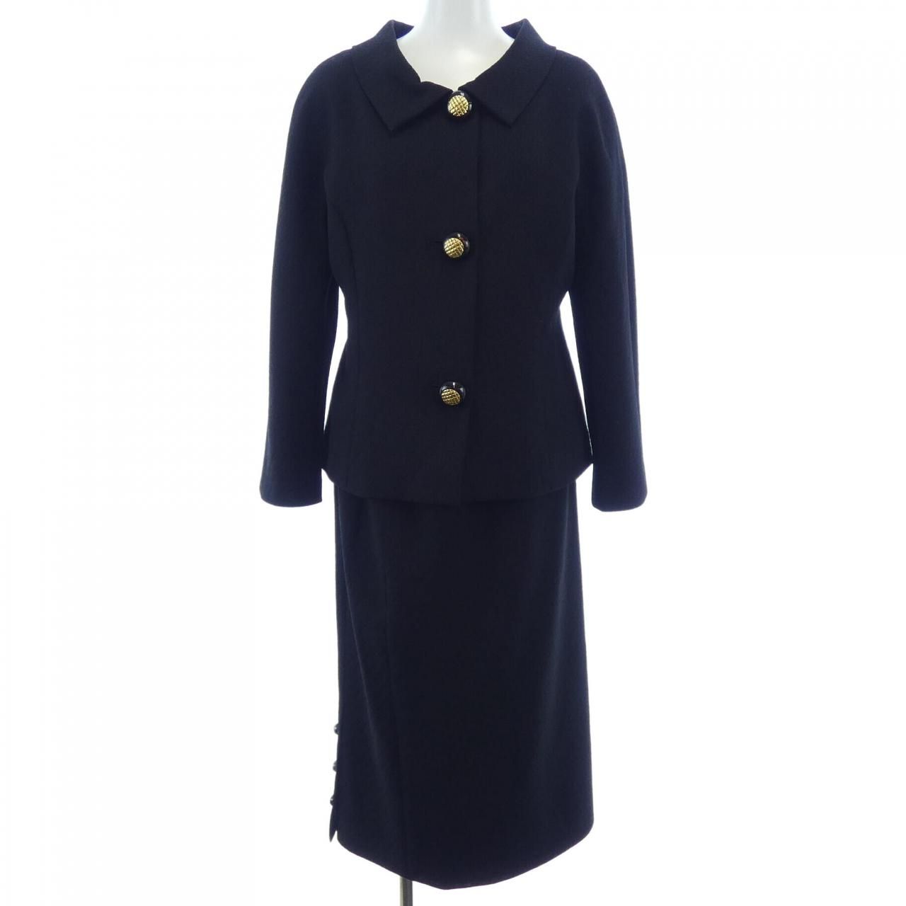 Chanel Vintage Suit Black