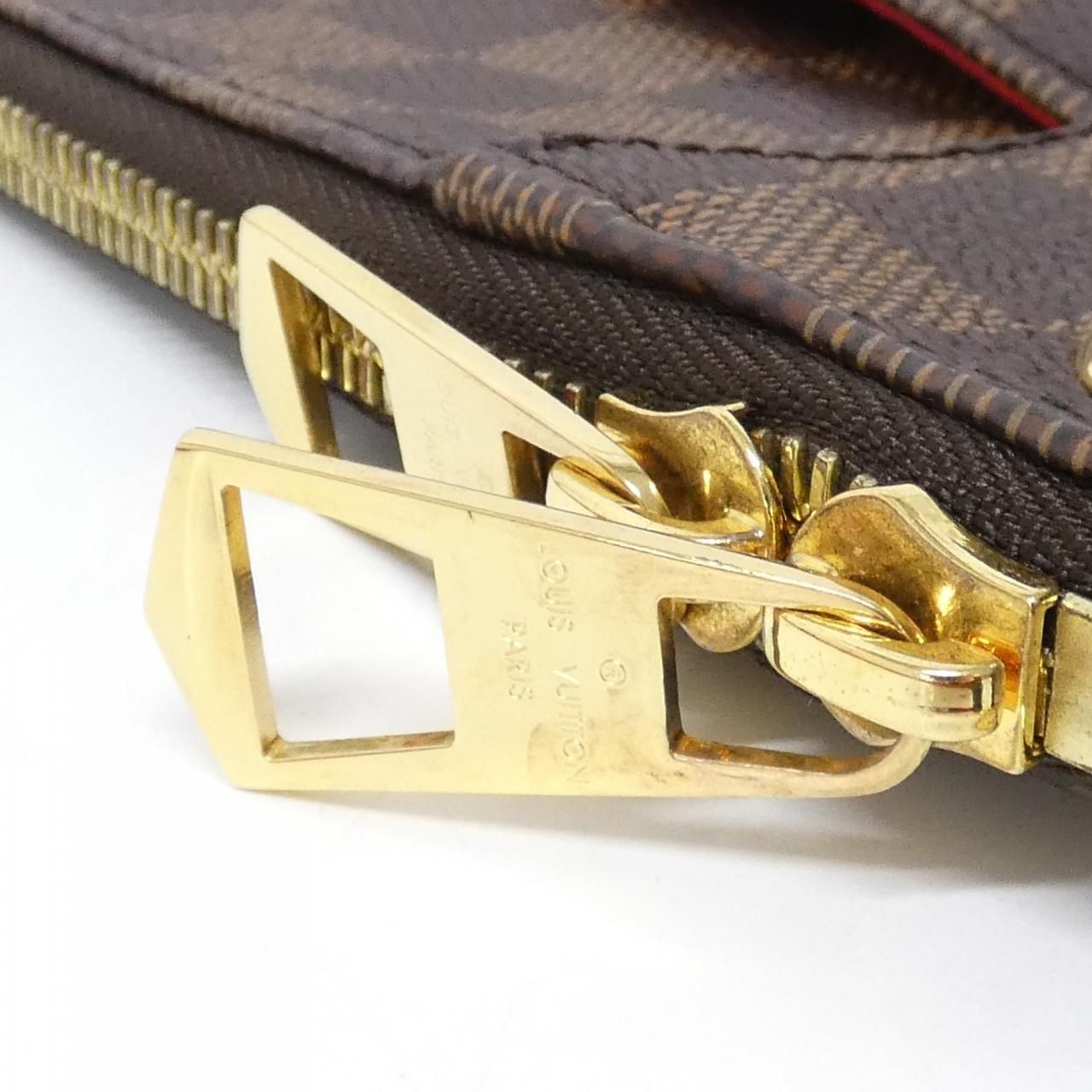 Louis Vuitton Damier South Bank Shoulder Bag — view 5
