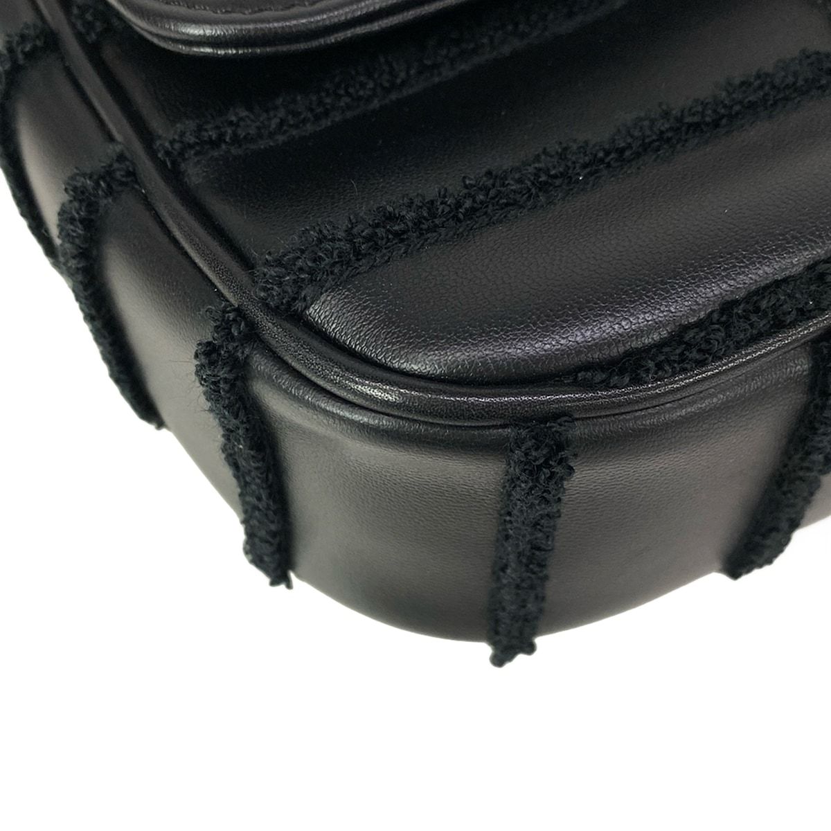 Celine Shoulder Bag Matelasse Monochrome Black Chain Leather — view 6