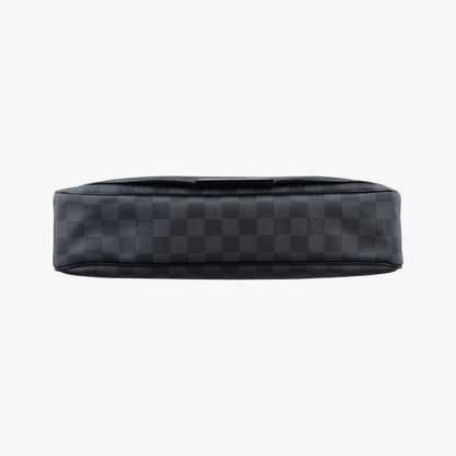 Louis Vuitton Daniel GM Noir Damier Graphite — view 3