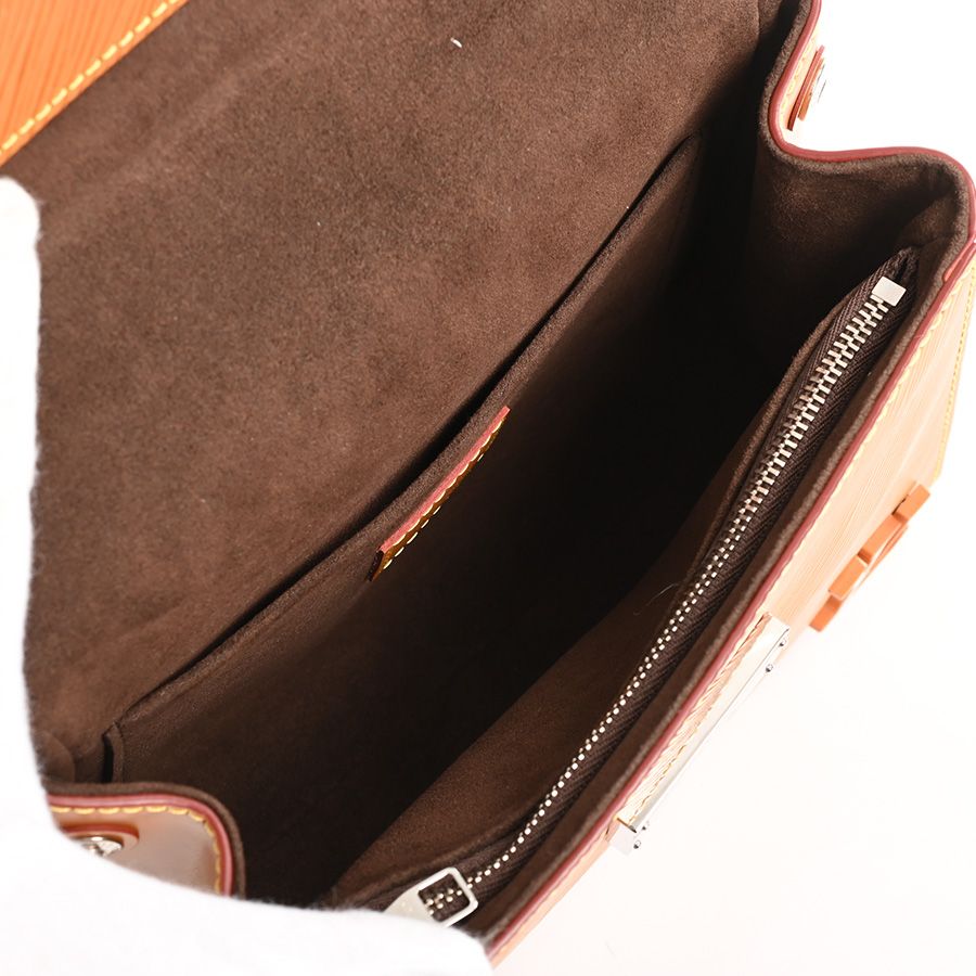 Louis Vuitton Handbag Cluny Mini — view 4
