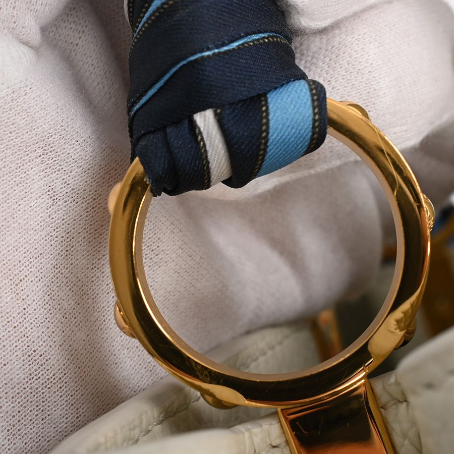 Louis Vuitton Handbag Capucines BB — view 8