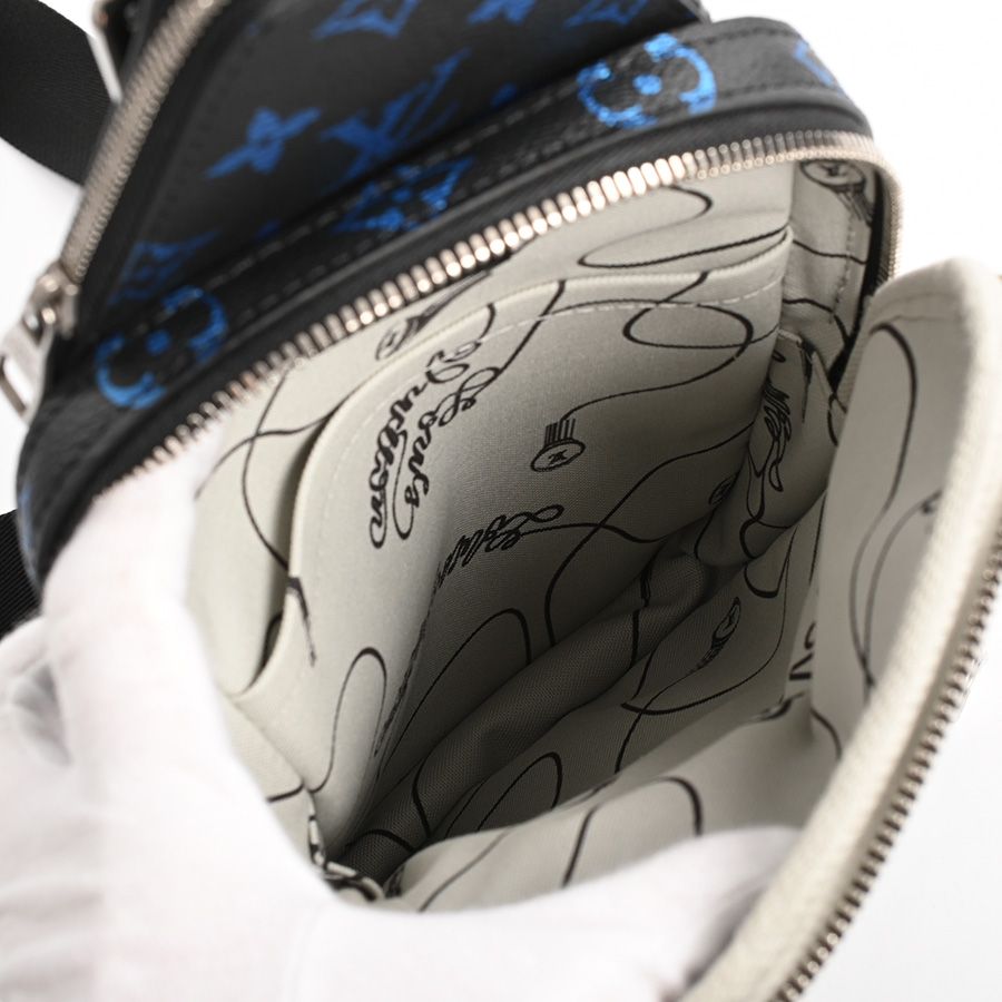 Louis Vuitton Belt Bag Avenue — view 4