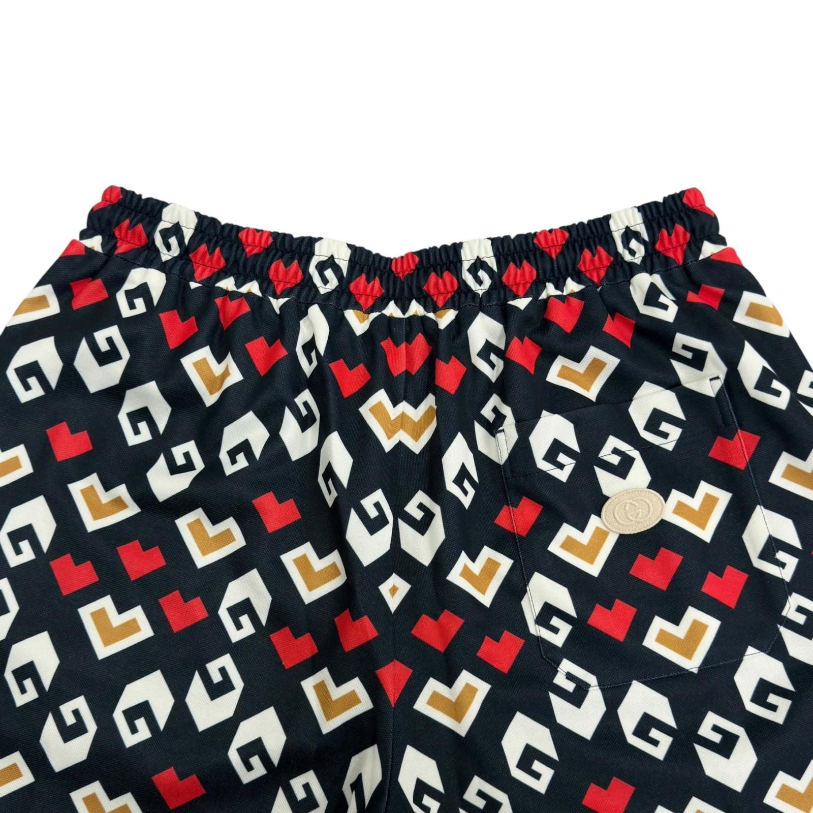 Gucci Square G Heart Print All Over Technical Jersey Shorts — view 4