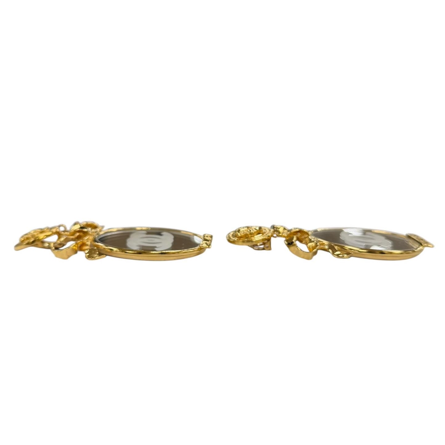 Chanel Vintage Metal CC Logo Ribbon Mirror Earrings Gold — view 3