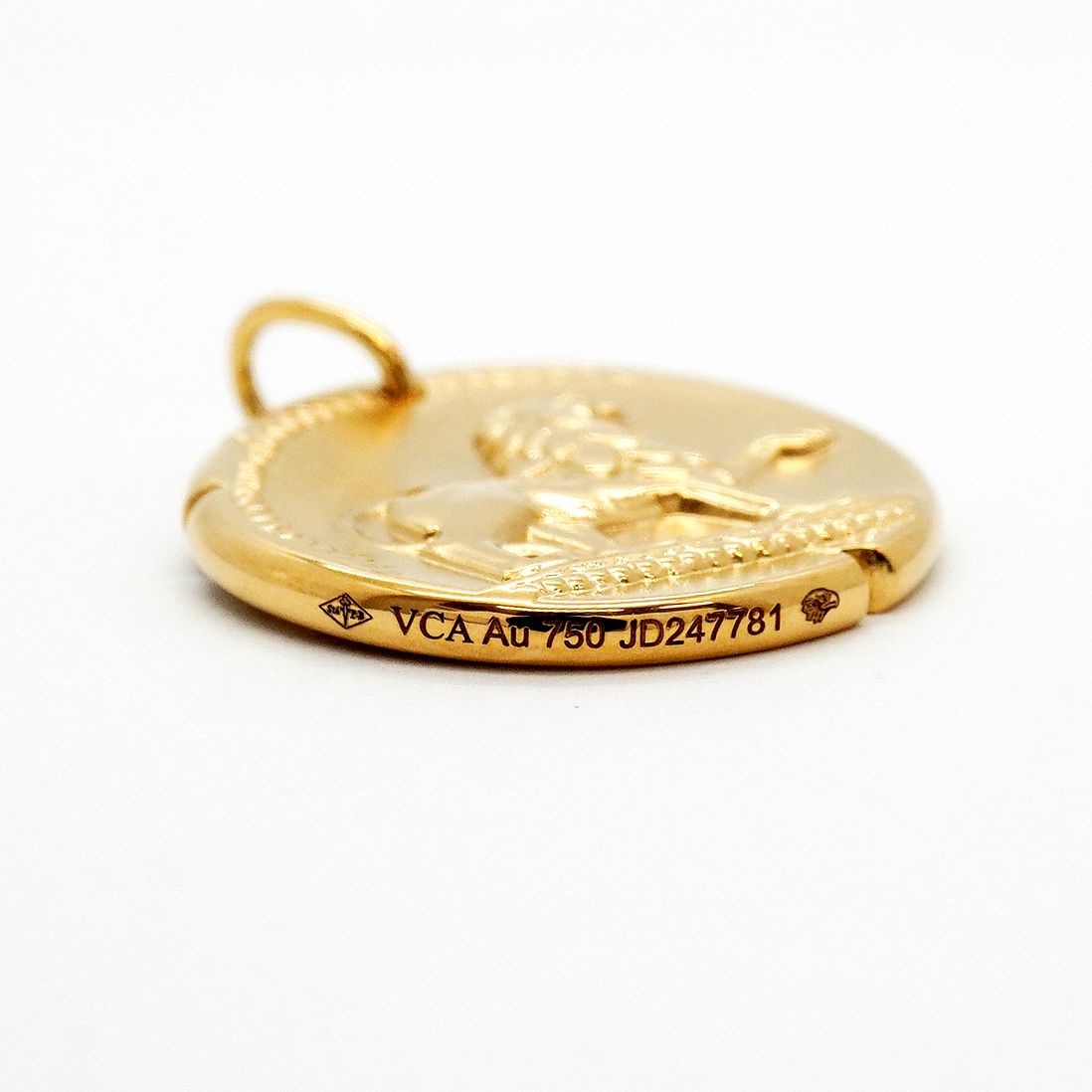 Van Cleef & Arpels Pendant Zodiac Leonis 18k Yellow Gold — view 4