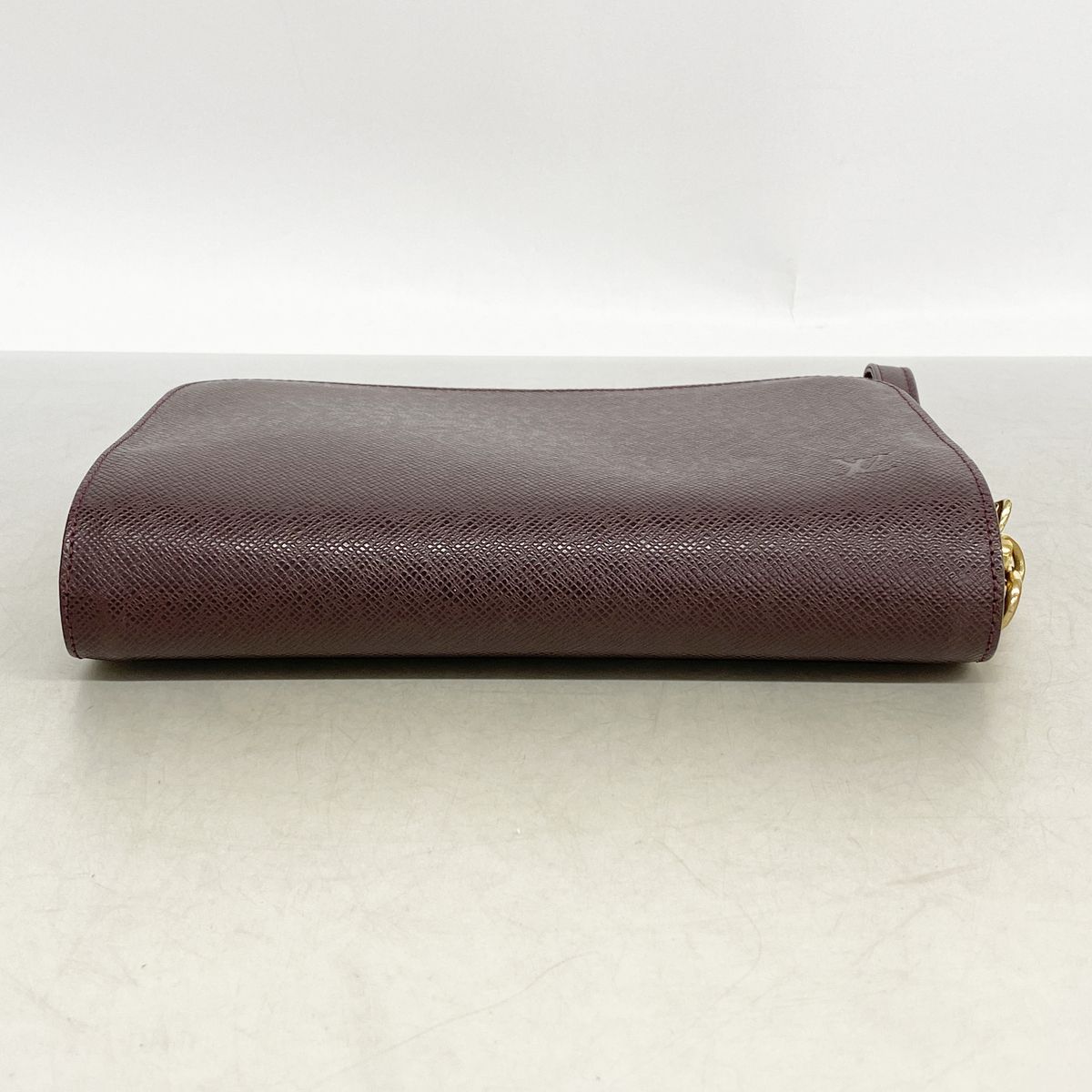 Louis Vuitton Clutch Taiga Baikal Acajou — view 3