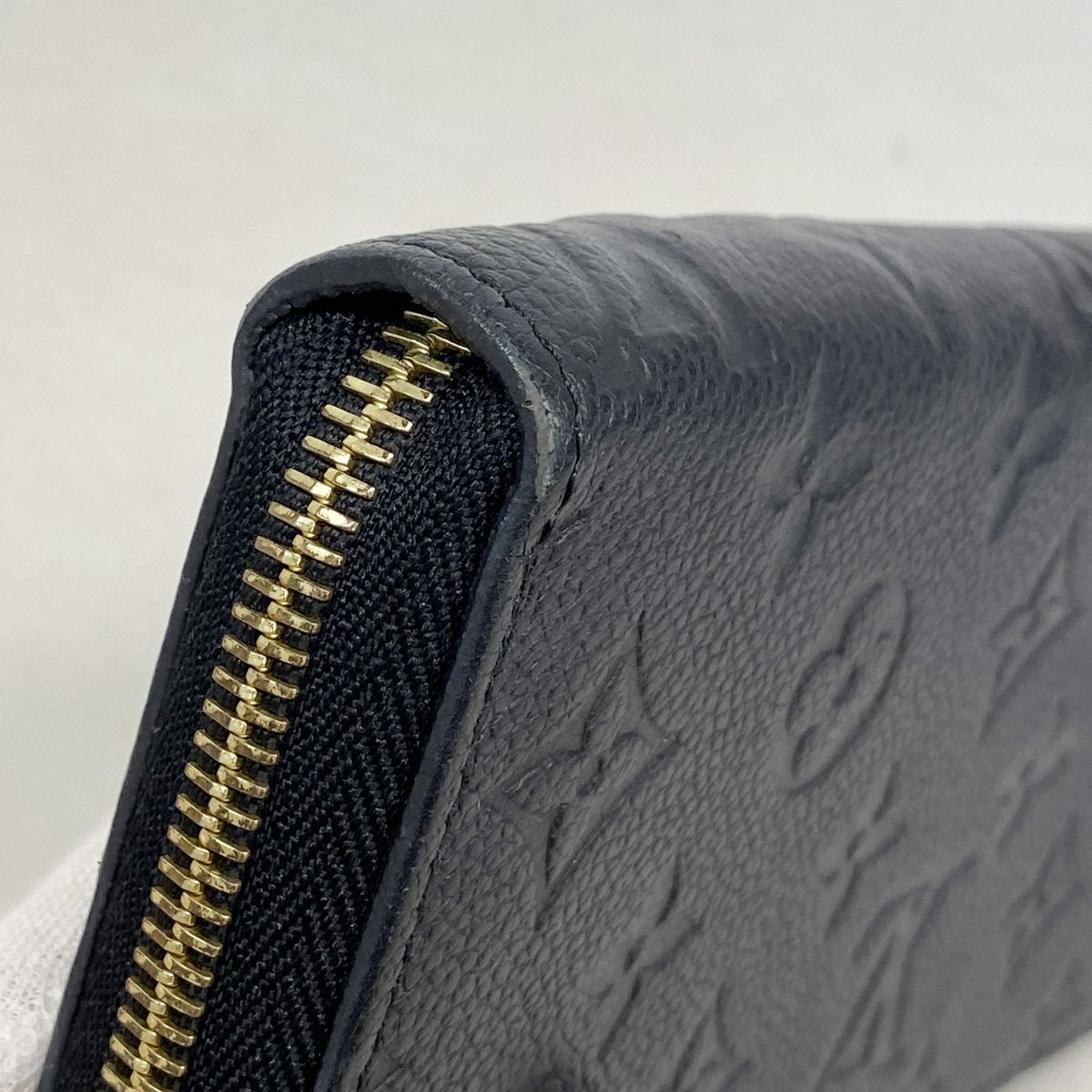 Louis Vuitton Wallet Monogram Empreinte Zippy Noir — view 7