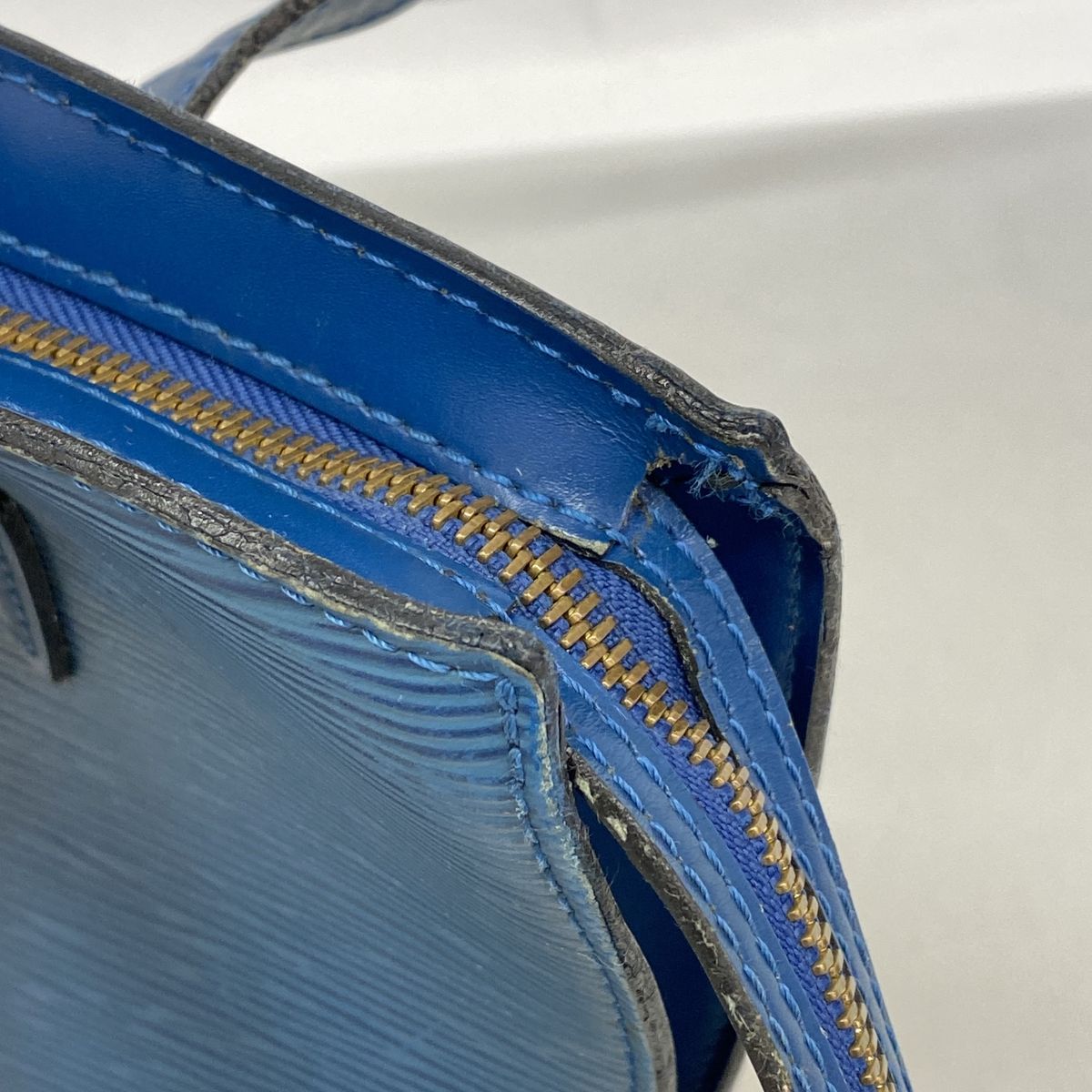 Louis Vuitton Shoulder Bag Epi Saint Jacques Poignet Long Toledo Blue — view 8