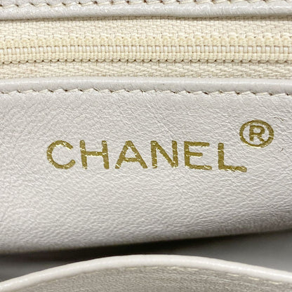 Chanel Shoulder Bag Quilted Caviar Leather Beige Gold — view 5