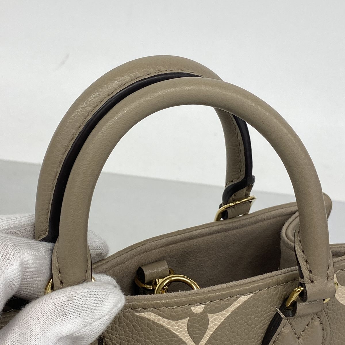 Louis Vuitton Handbag Monogram Empreinte Bicolor On The Go BB Tourterelle Cream — view 8