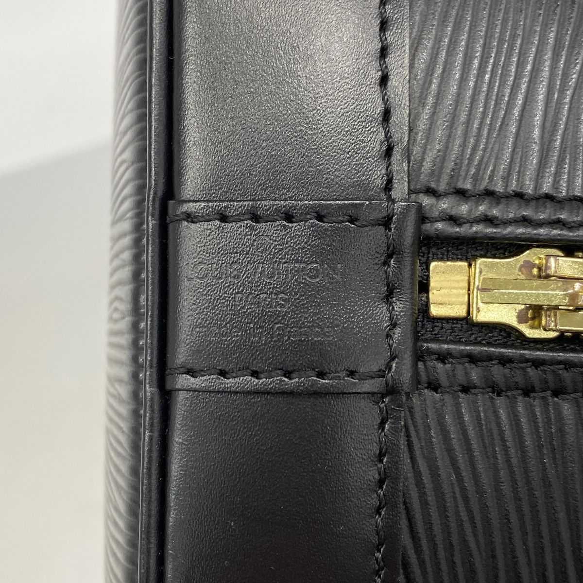 Louis Vuitton Handbag Epi Alma Noir 2-Way Bag — view 5