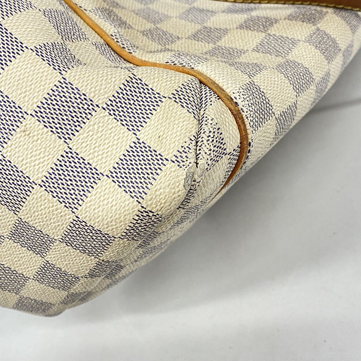 Louis Vuitton Tote Bag Damier Azur Totally MM White — view 8