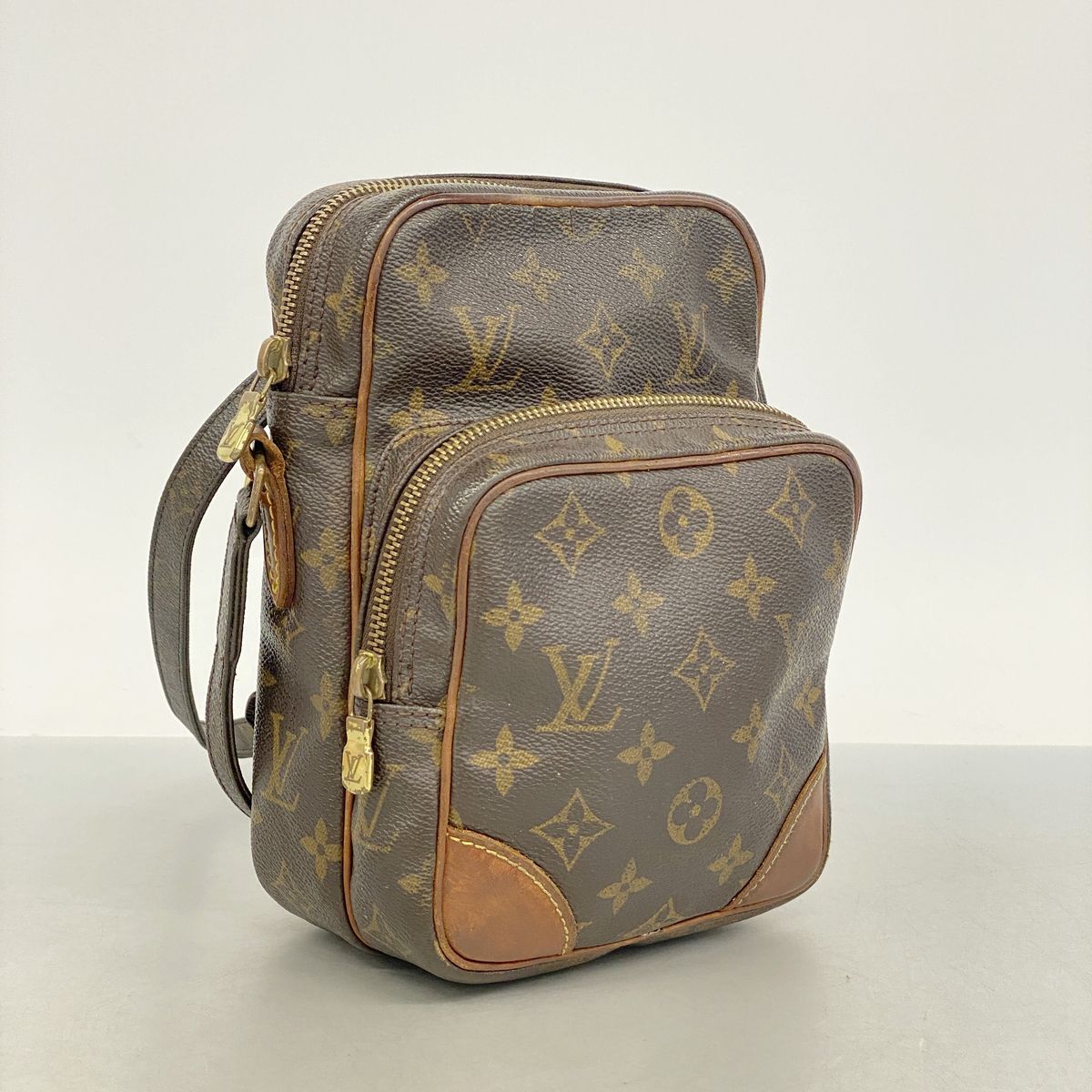Louis Vuitton Shoulder Bag Monogram Amazon Brown — view 2