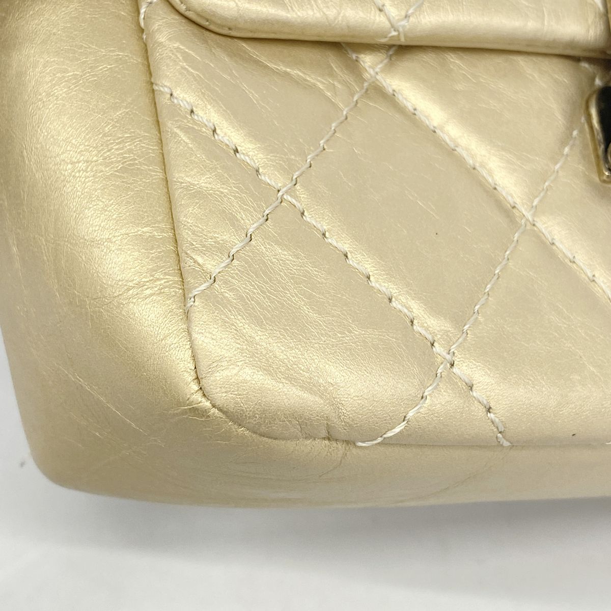 Chanel Shoulder Bag Quilted Lambskin Gold — view 6