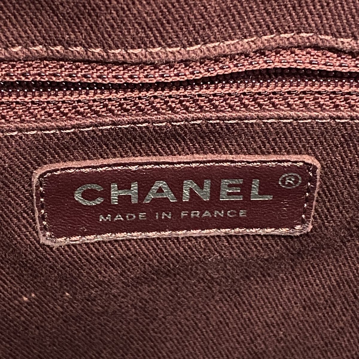 Chanel Chain Tote Bag V-stitch Patent Leather Black Silver — view 5
