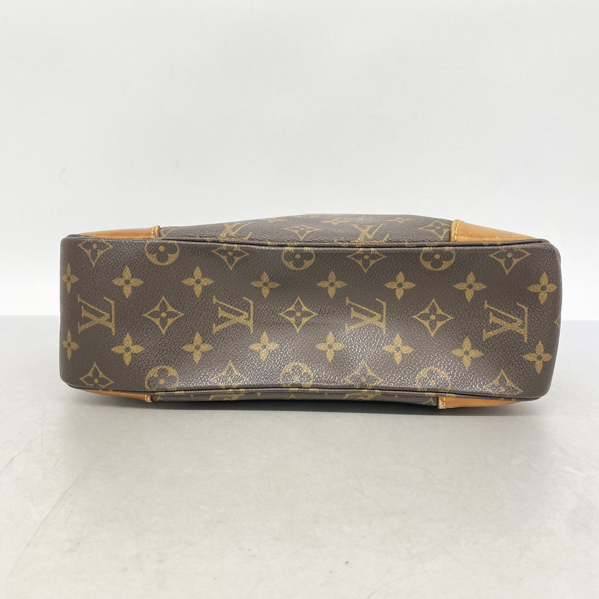 Louis Vuitton Shoulder Bag Monogram Boulogne 30 Brown — view 3