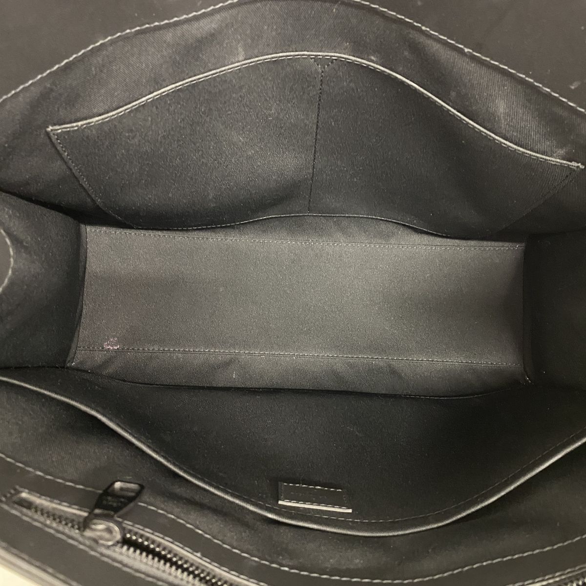 Louis Vuitton Tote Bag Taurillon Sac Plat Black 2-Way — view 4