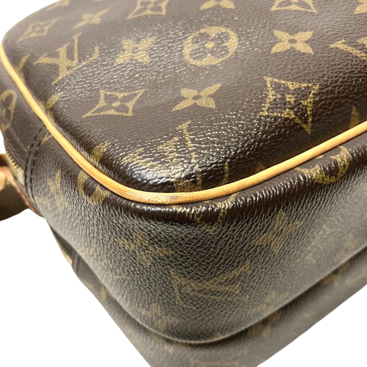 Louis Vuitton Reporter PM Monogram Shoulder Bag Canvas — view 8