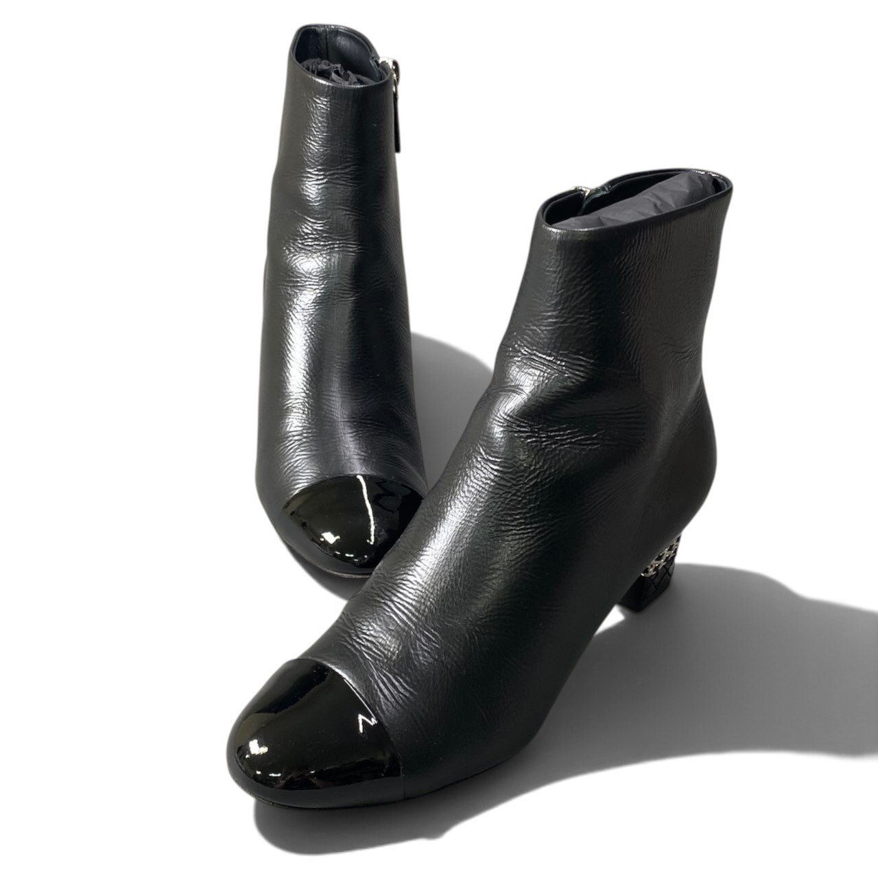Chanel Short Boots Chain CC Logo Black Leather — view 4