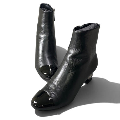 Chanel Short Boots Chain CC Logo Black Leather — view 4
