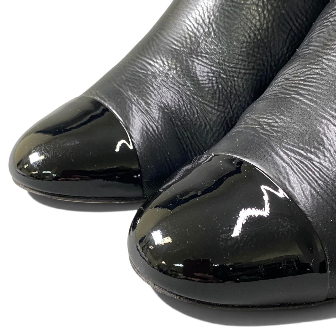 Chanel Short Boots Chain CC Logo Black Leather — view 6