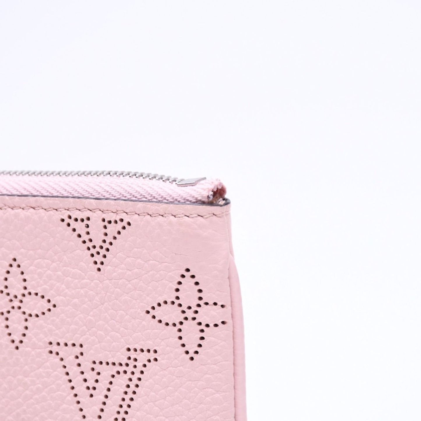 Louis Vuitton Pochette Cles Coin Purse Monogram Mahina Salmon Pink — view 4