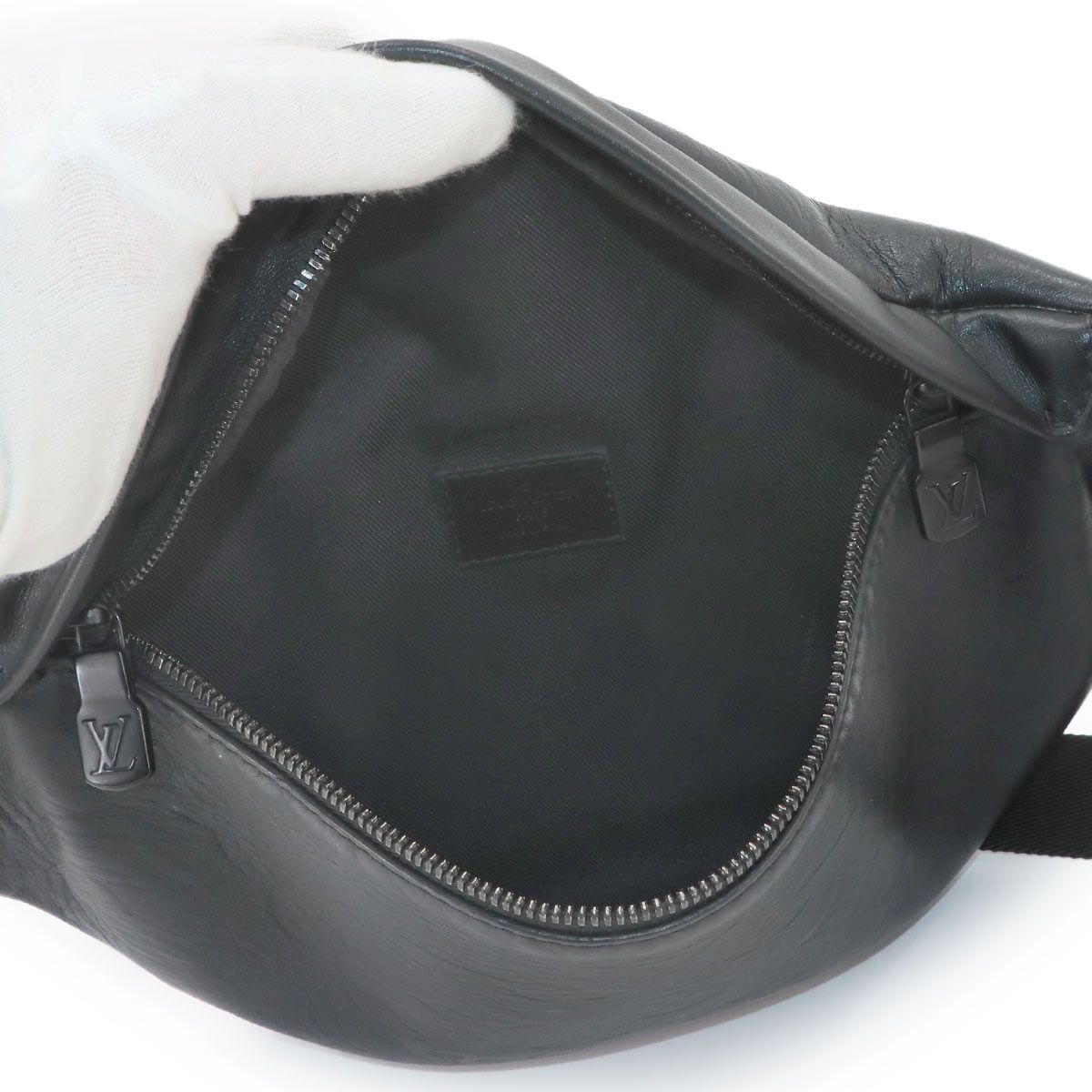 Louis Vuitton Monogram Shadow Discovery Bum Bag Leather Noir — view 6