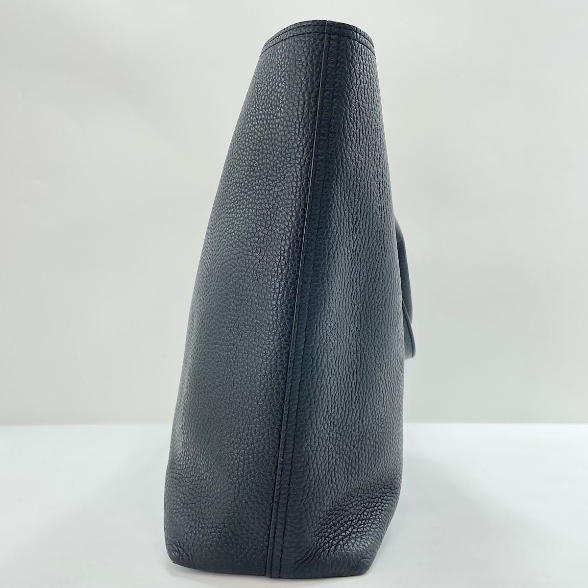 Louis Vuitton Tote Bag Cabas Voyage NV — view 4