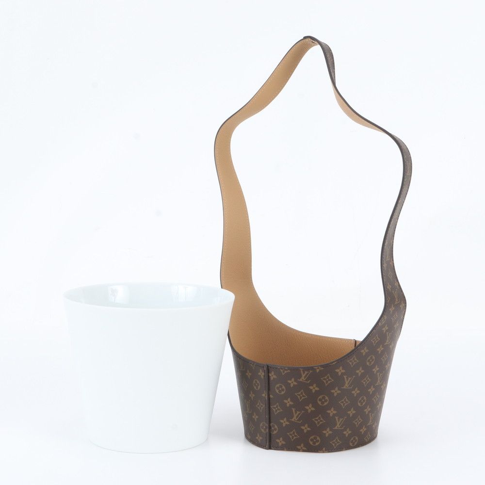 Louis Vuitton Monogram Object Nomade Floral Pot Leather Flower Pot Interior — view 4