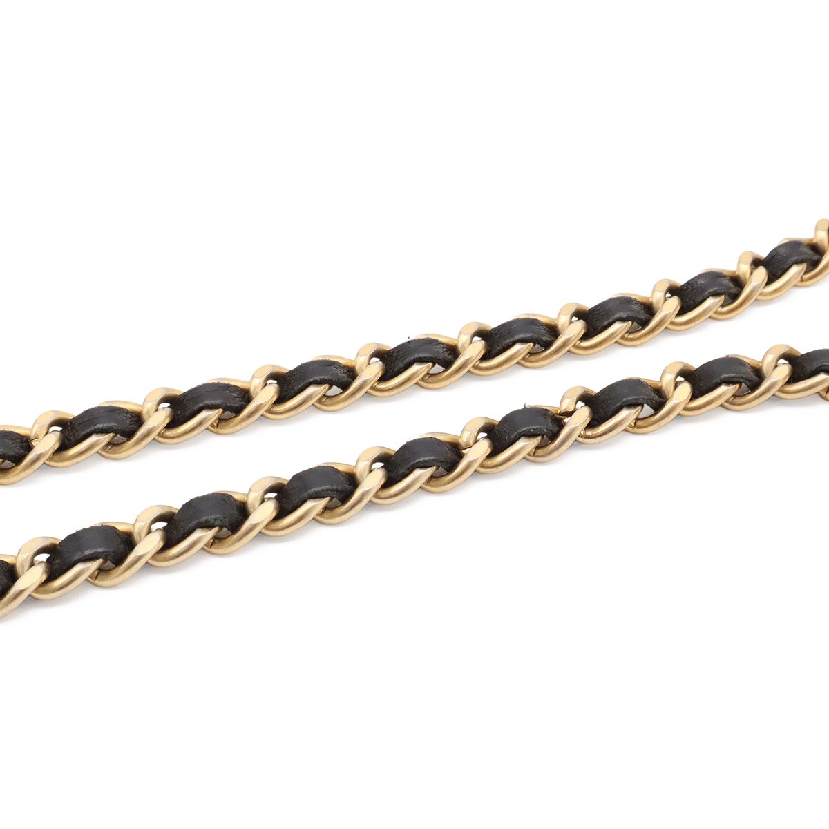 Chanel Quilted CC Logo Chain Shoulder Bag Pochette Lambskin Leather Black Gold — view 4