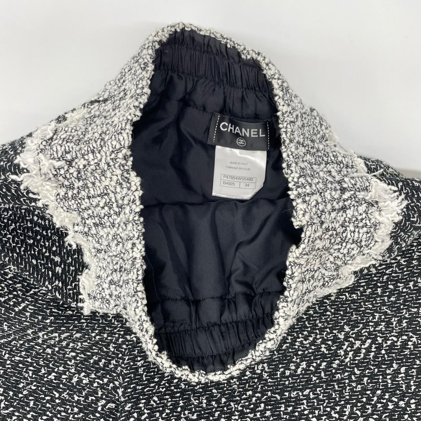 Chanel CC Logo Waist Togo Tweed Shorts 34 — view 8