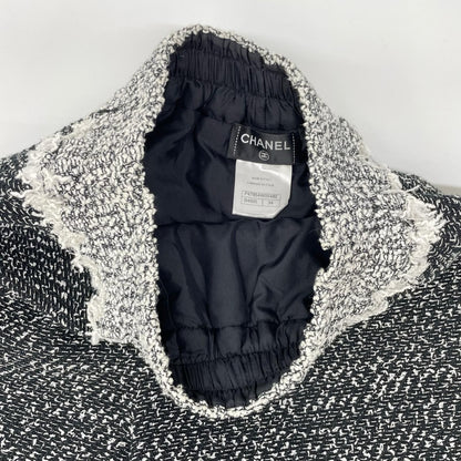 Chanel CC Logo Waist Togo Tweed Shorts 34 — view 8