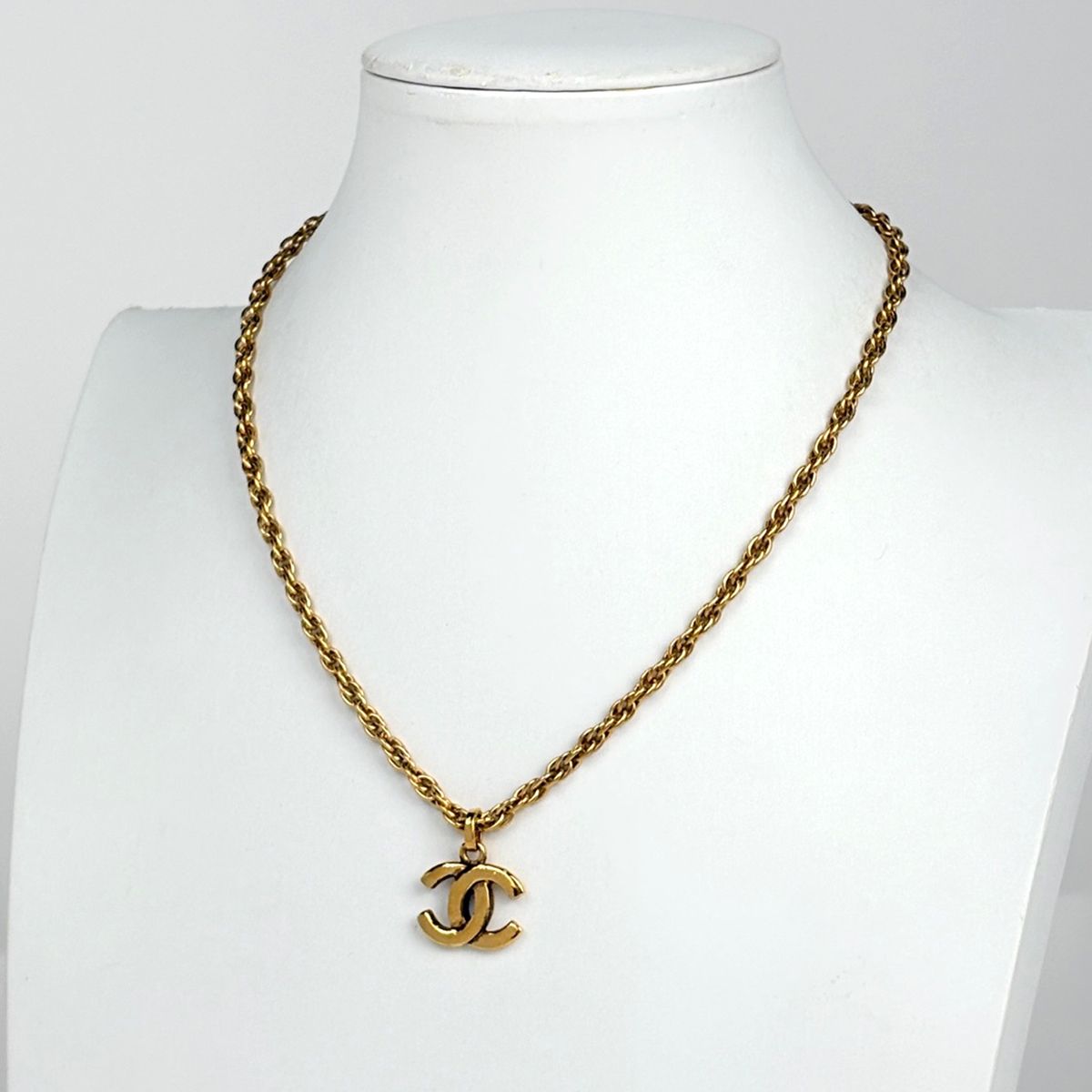 Chanel Necklace CC Logo Gold Plated — view 5