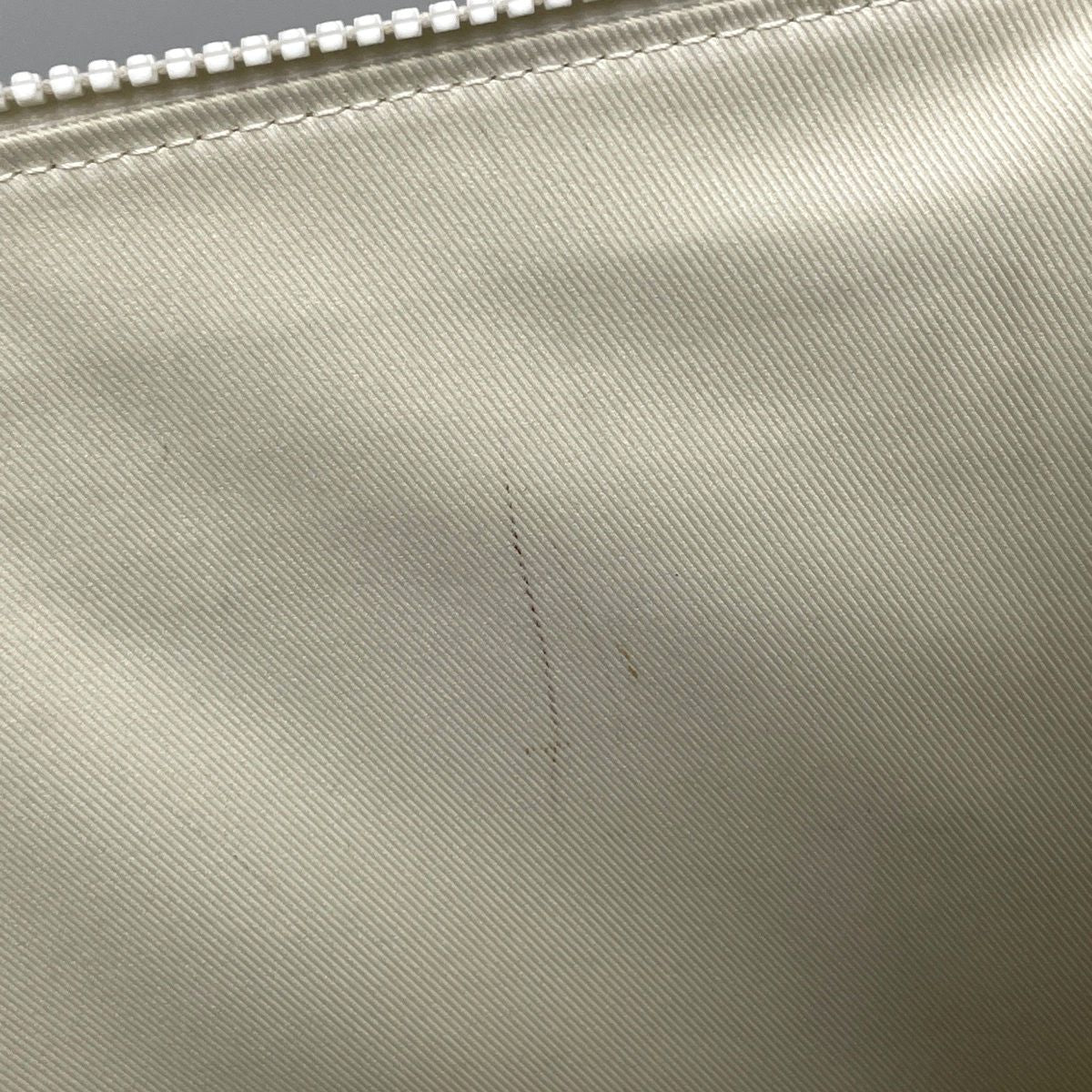 Louis Vuitton Pochette Clutch Taurillon Ivory — view 5