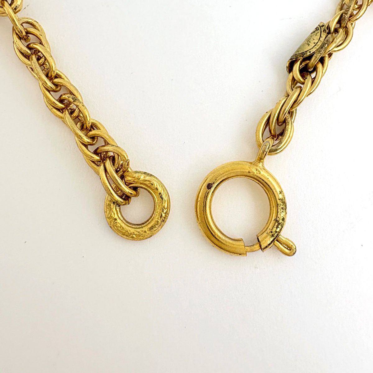 Chanel Necklace CC Logo Rhinestone Gold — view 3