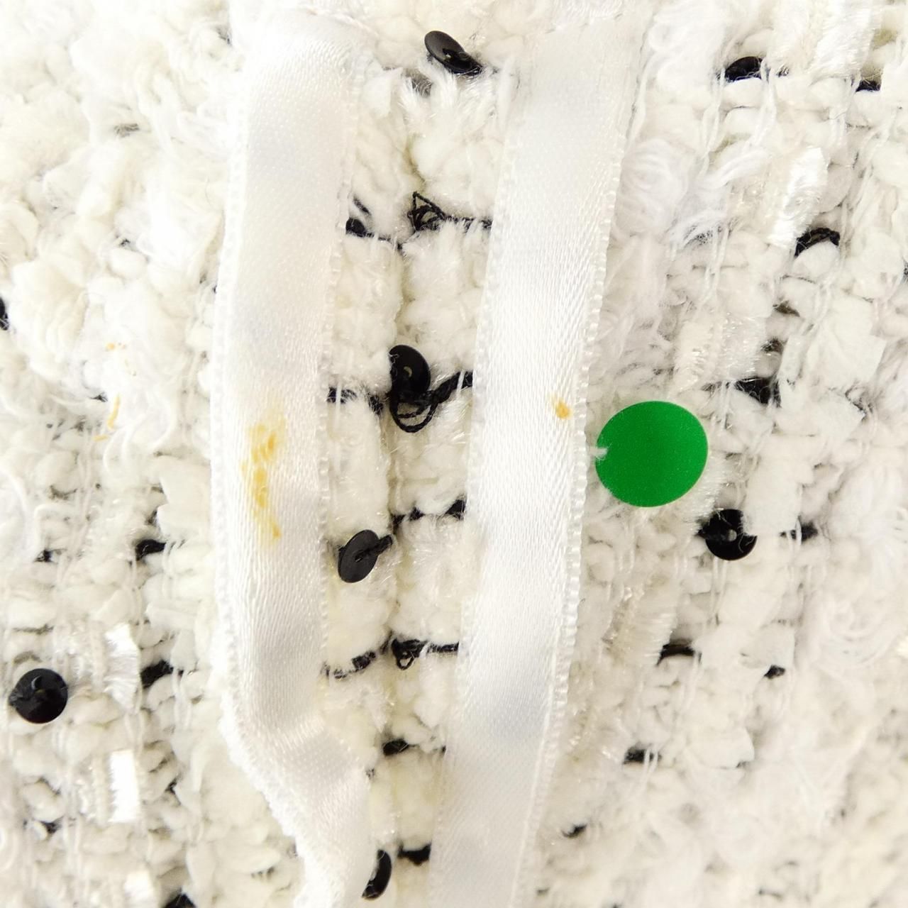 Chanel Vintage Collarless Jacket — view 7