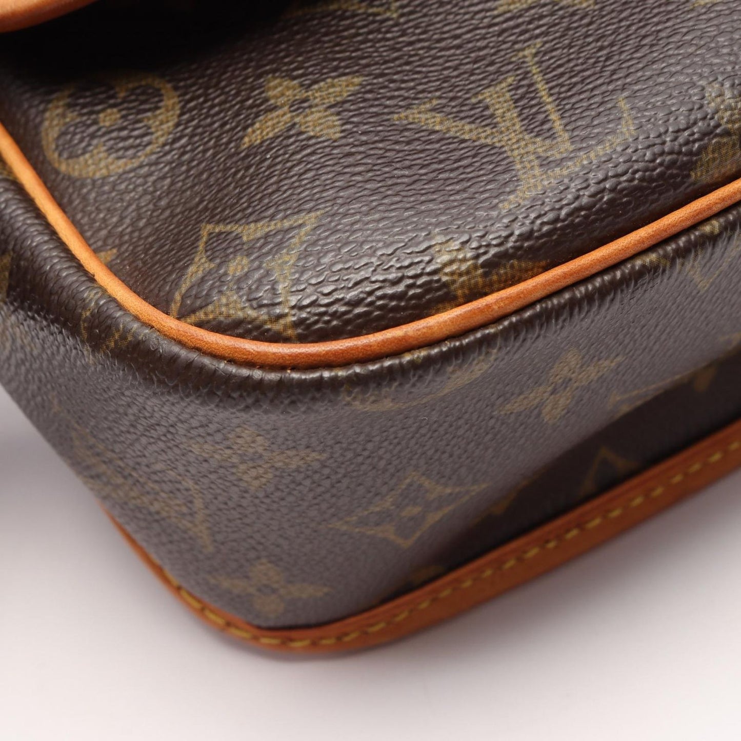 Louis Vuitton Shoulder Bag Solonge Leather — view 8