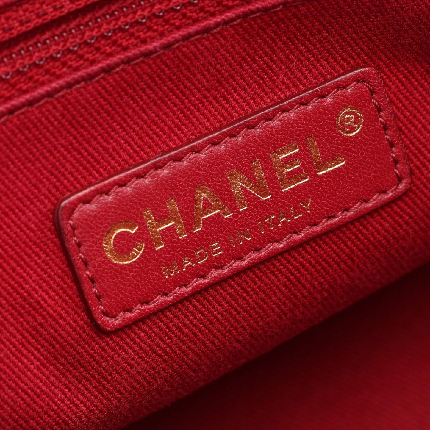 Chanel Shoulder Bag Quilted Bow Red Caviar Leather — view 4