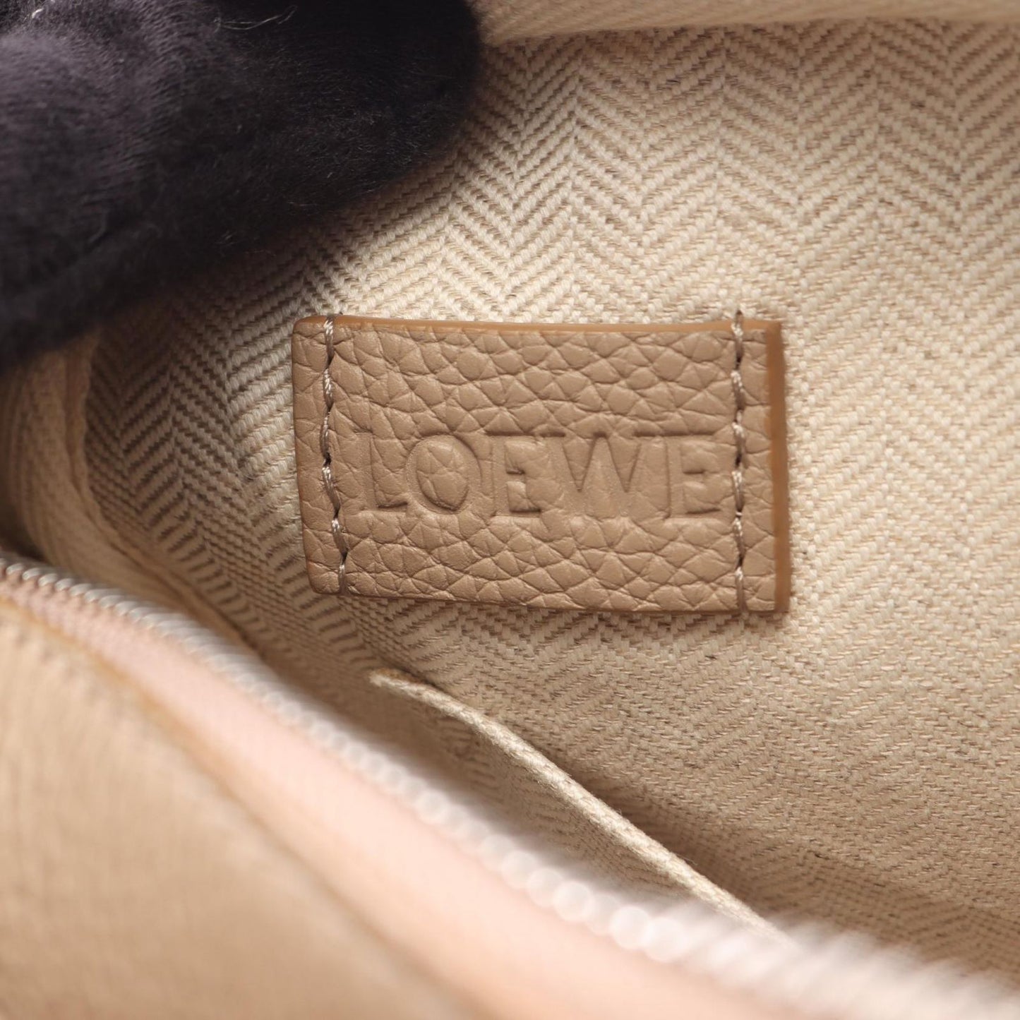 Loewe Shoulder Bag Military XS Beige Leather — view 4