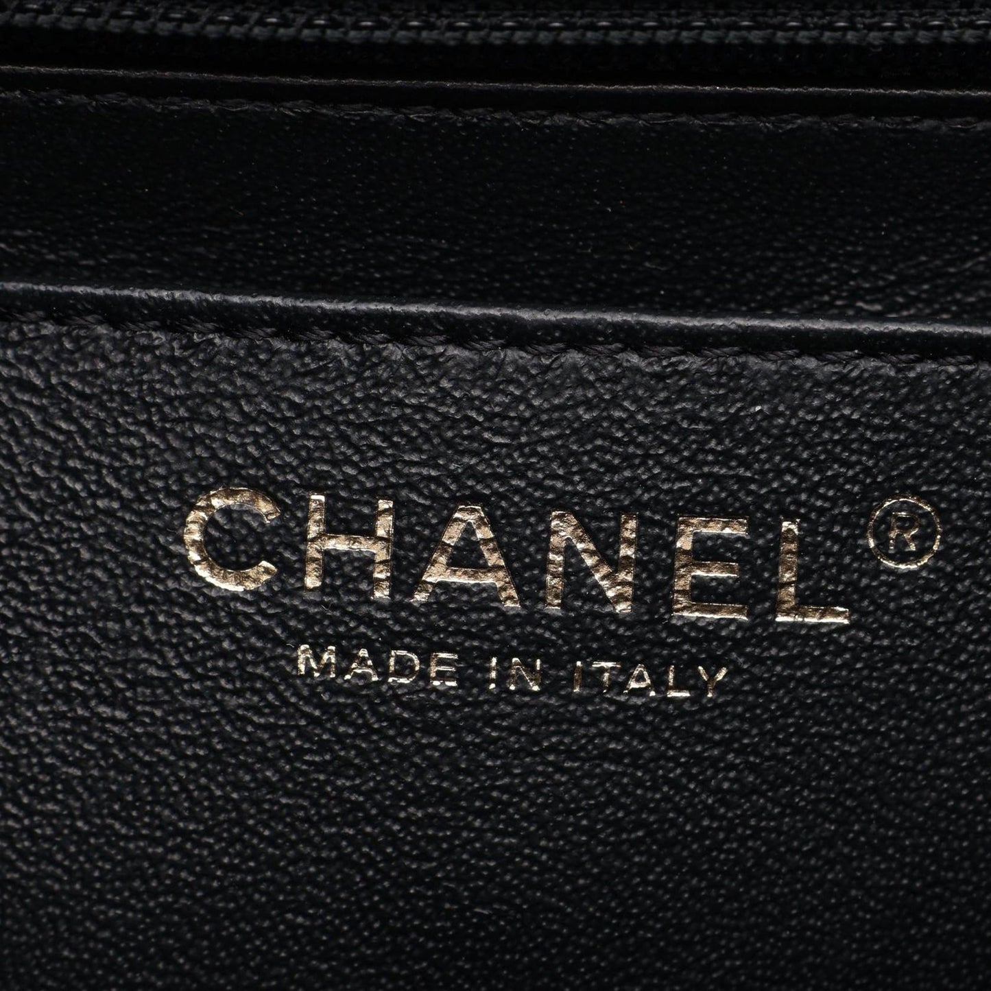 Chanel Shoulder Bag V-stitch Chevron 2-Way Black Lambskin Top Handle Chain — view 4