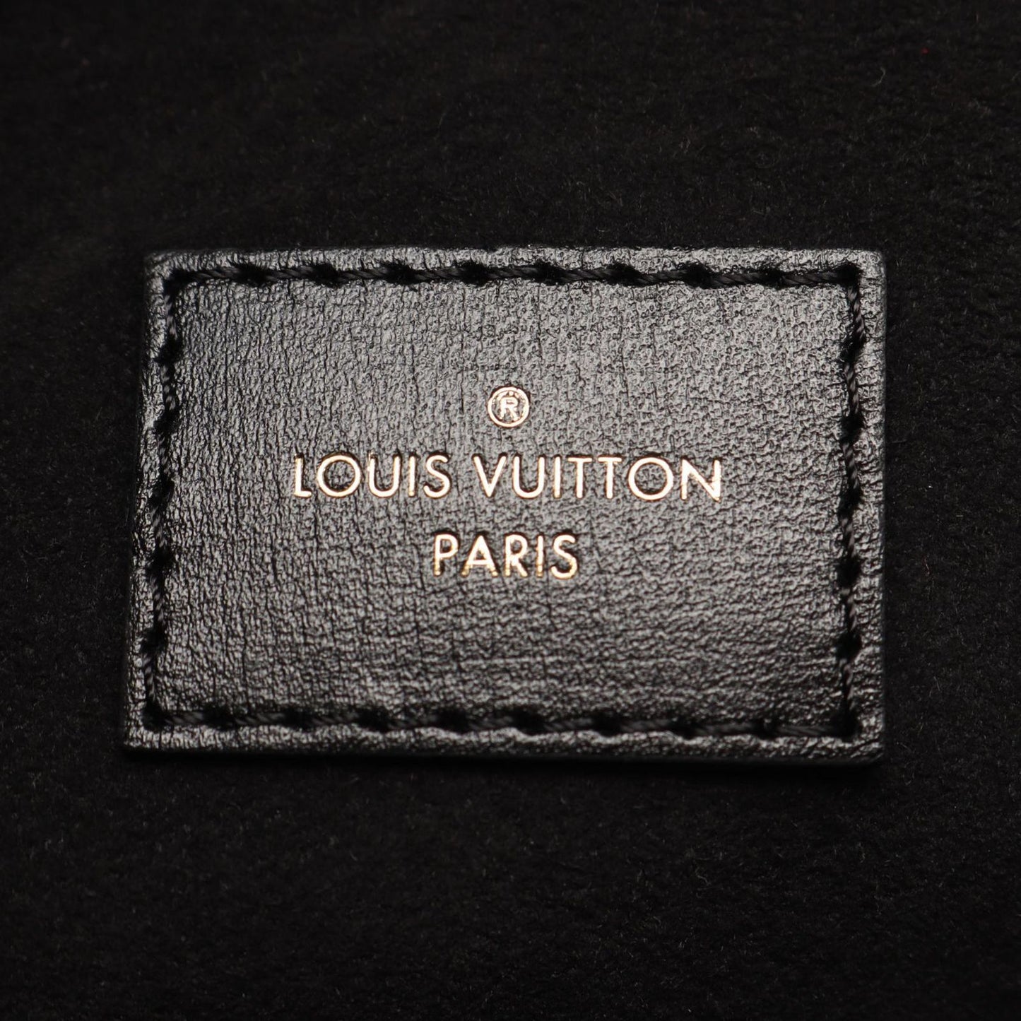 Louis Vuitton Handbag Pochette Metis MM Leather — view 4