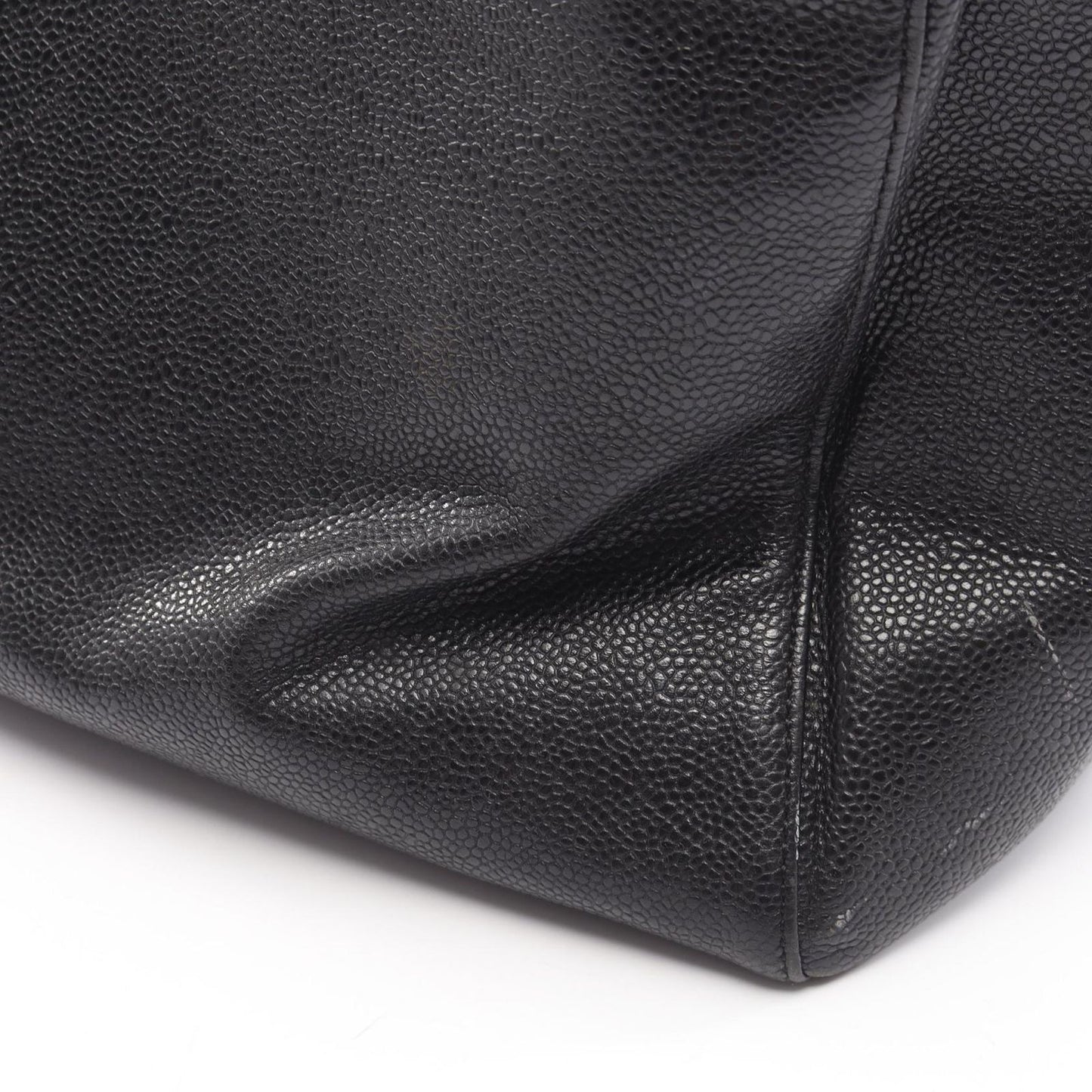 Chanel Shoulder Bag CC Logo Black Caviar Leather Chain — view 7